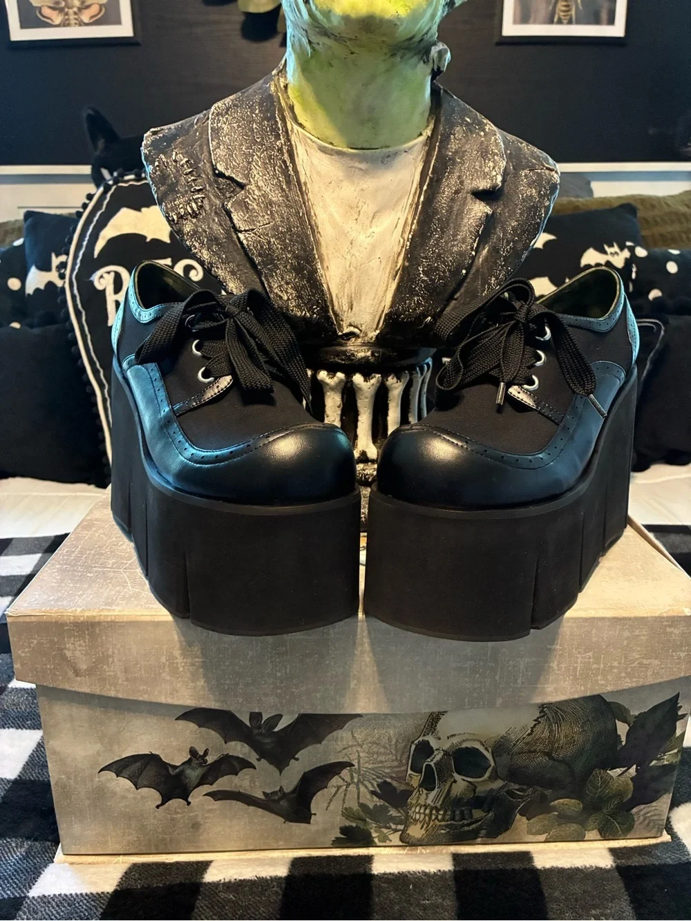 Widow Platforms Deep Black Vintage Oxford Inspired Design Lightweight Size 9 - Picture 1 of 11